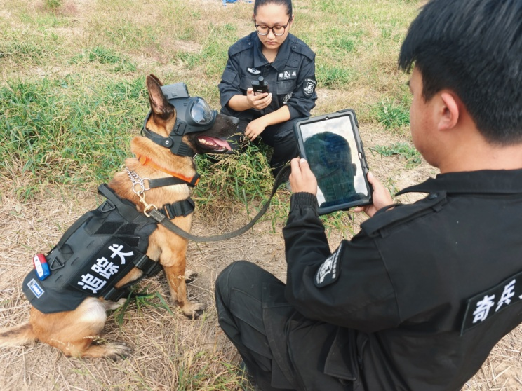 【奇兵领航】工作犬专用定位装备与指挥系统